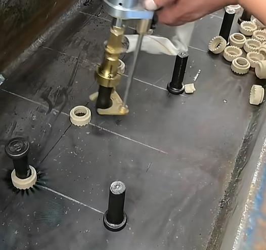 Insert the correct stud into the guns chuck